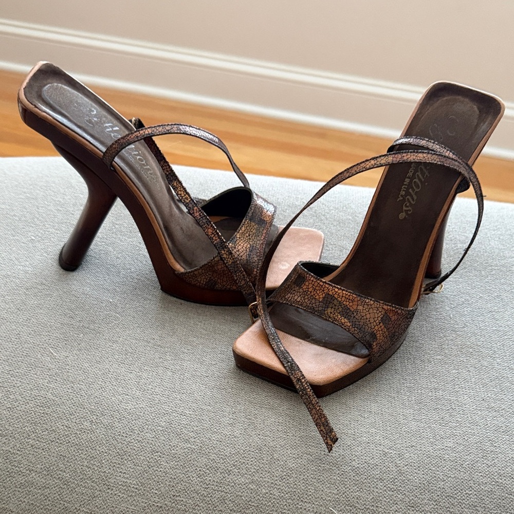 Chic Brown Strappy Heels